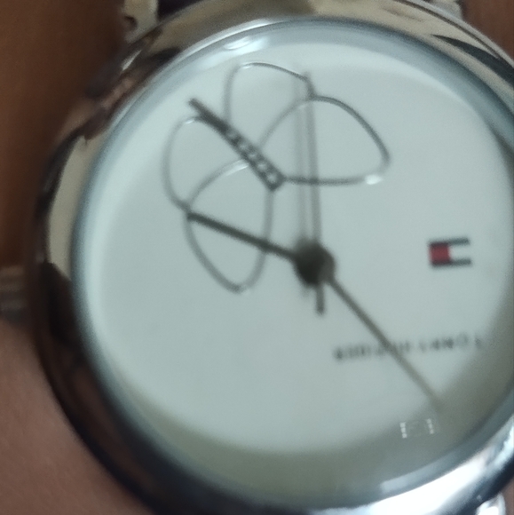 Tommy Hilfiger - Picture 8 of 10